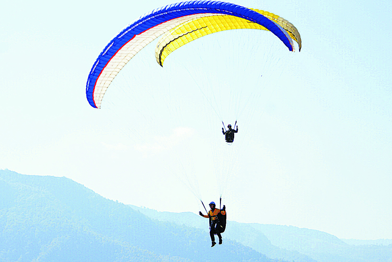 ‘Unruly paragliders giving us a bad name’